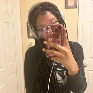 Meet your Posher, Kamora